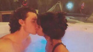 Camila Cabello-Shawn Mendes'ten küvette dudak dudağa poz