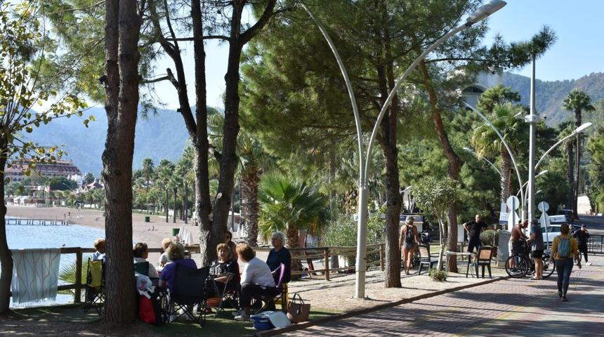 Marmaris’te plaj ve parklarda piknik yapmak, toplu oturmak yasaklandı