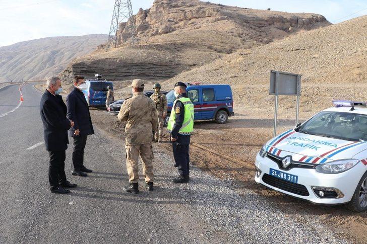 Kaymakam Kaptanoğlu, Jandarma kontrol uygulama noktasını ziyaret etti G3