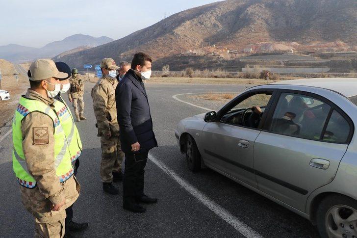Kaymakam Kaptanoğlu, Jandarma kontrol uygulama noktasını ziyaret etti G4