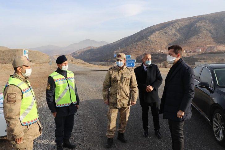 Kaymakam Kaptanoğlu, Jandarma kontrol uygulama noktasını ziyaret etti G5