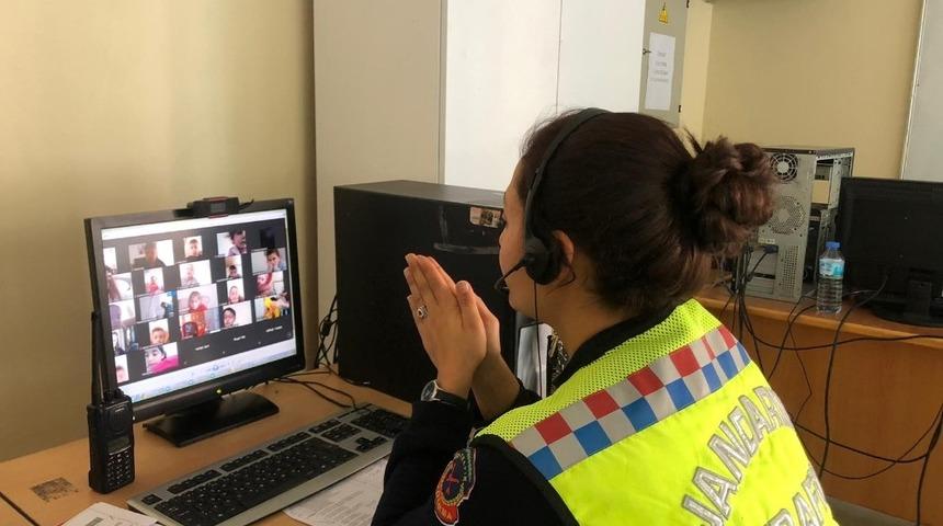 Trafik kuralları öğrencilere internet üzerinden anlatıldı
