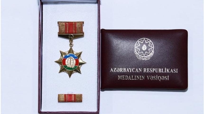 Serdar &Uuml;nsal, Azerbaycan Cumhurbaşkanlığınca madalya ile &ouml;d&uuml;llendirildi