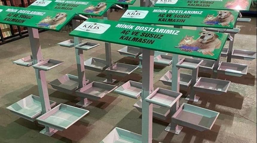 Kilis&rsquo;te sokak hayvanları unutulmadı