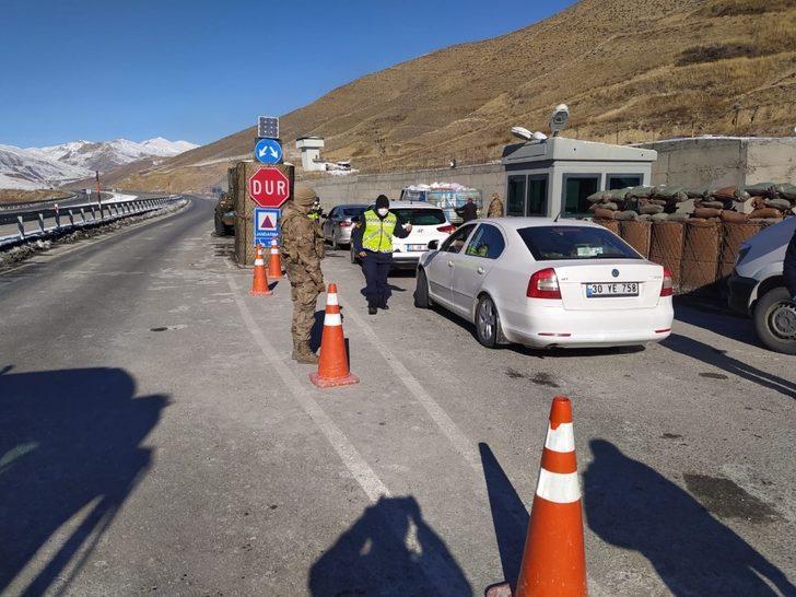 Başkale’de kar lastiği ve zincir denetimi G2