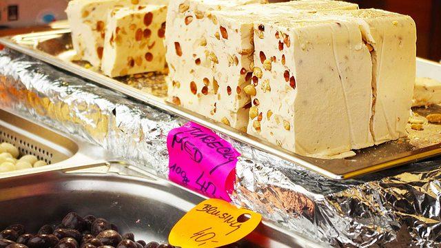 Rüyada helva görmek ne anlama gelir? Rüyada helva yaptığını, dağıtıldığını görmek ne demek?