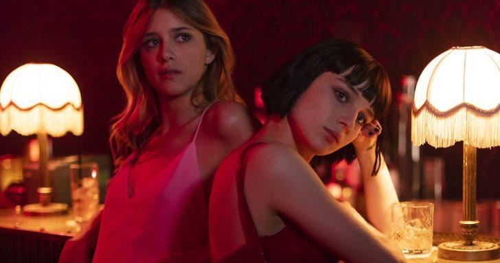 Ekranınızı gören birinin olmadığına emin olun: Erotizmin bol olduğu diziler  G2