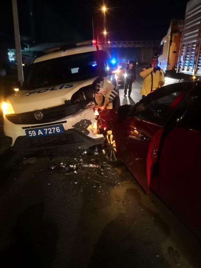 Polis otosu ile otomobilin karıştığı kazada 3 polis yaralandı