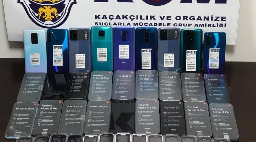 İşyerinde 51 adet g&uuml;mr&uuml;k ka&ccedil;ağı telefon ele ge&ccedil;irildi