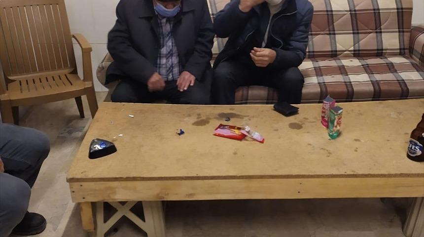 Sivas'ta iş yerinde alkol alan 13 kişiye para cezası