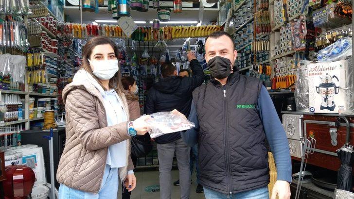 Gönül Elçileri’nden esnafa yeni yıl ziyareti G3