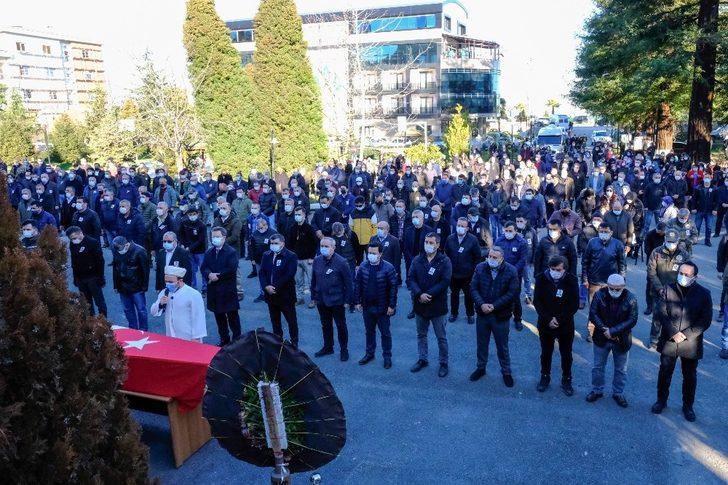 Yangın alanında kalp krizi geçirerek hayatını kaybeden şube müdürü son yolculuğuna uğurlandı G4