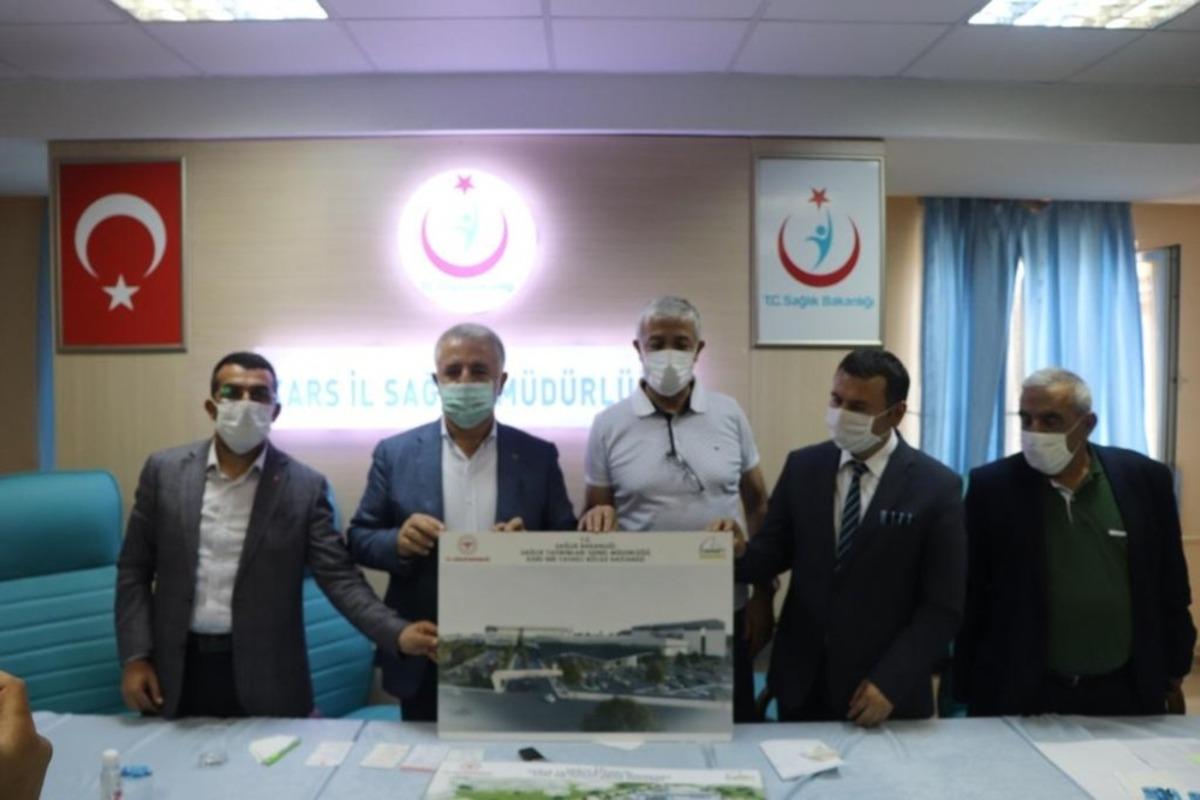 Pandemi S&uuml;recinde Kars&rsquo;a Tıbbi Cihaz ve Sağlık yatırımları devam ediyor