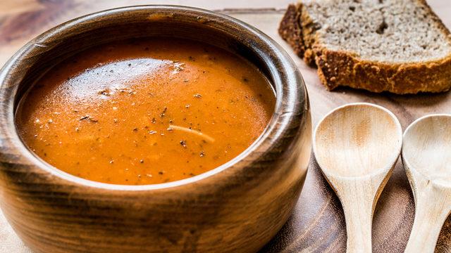 Soğuk kış günlerinde içinizi ısıtacak Ezogelin çorbası tarifi