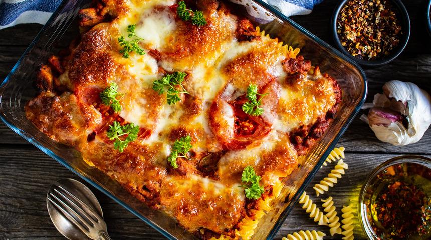 Fırında makarna tarifi: Üzeri çıtır çıtır içi yumuşacık lezzet!