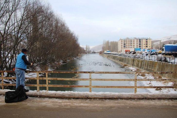 Çoruh Nehrini mesken tutan yeşilbaşlı ördekler unutulmadı G2