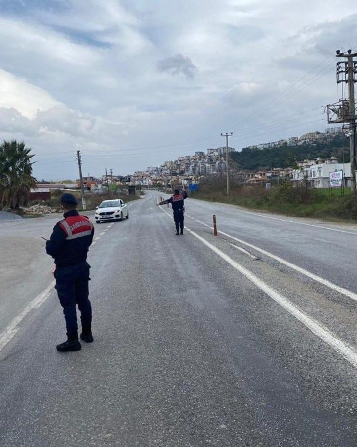 Kuşadası’nda polis ve jandarmadan yılbaşı denetimi G2