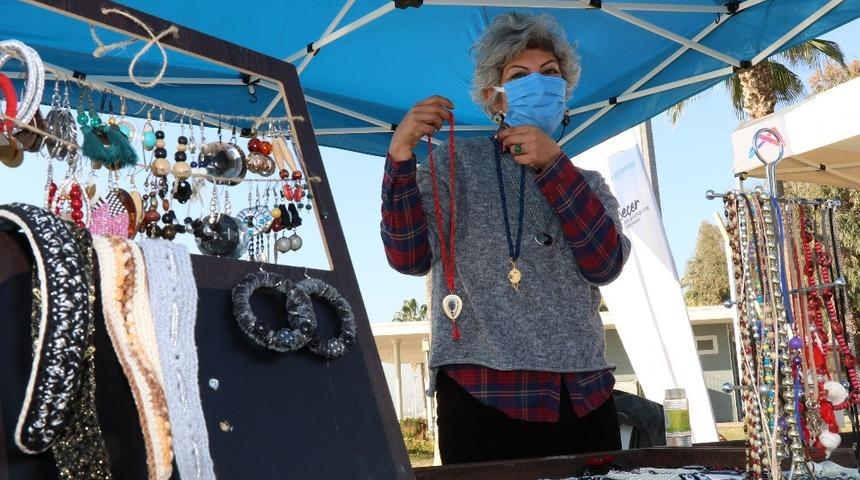 Büyükşehir’in stantlarını kadınlar el emeği ürünleriyle bezedi