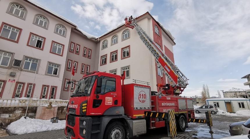 Van B&uuml;y&uuml;kşehir Belediyesi itfaiyesi 2020&rsquo;de 10 bin vakaya m&uuml;dahale etti