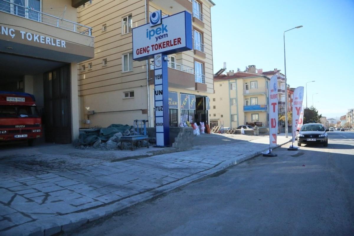 Develi Hadi Bey Caddesindeki yaya yolu &ccedil;alışmasında sona gelindi