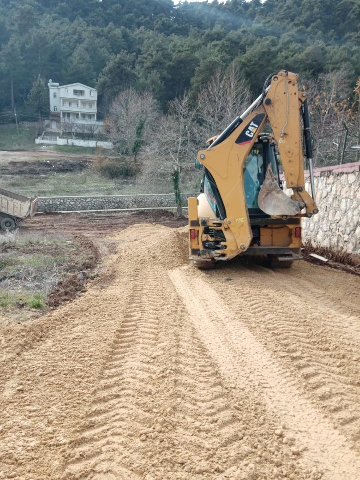 Toroslar&rsquo;ın yaylalarında yol &ccedil;alışmaları aralıksız s&uuml;r&uuml;yor