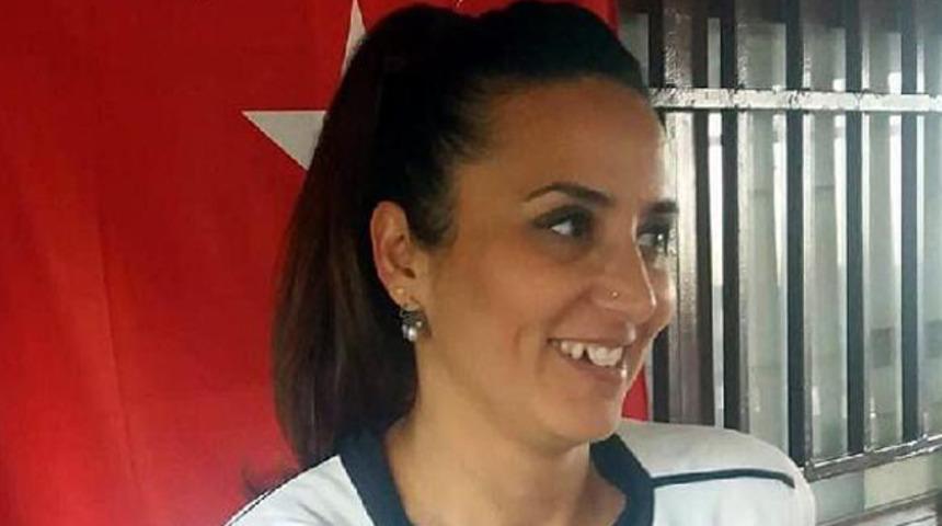 İzmir'de dehşet! Bet&uuml;l Tuğluk oğlu tarafından bı&ccedil;aklanarak &ouml;ld&uuml;r&uuml;ld&uuml;