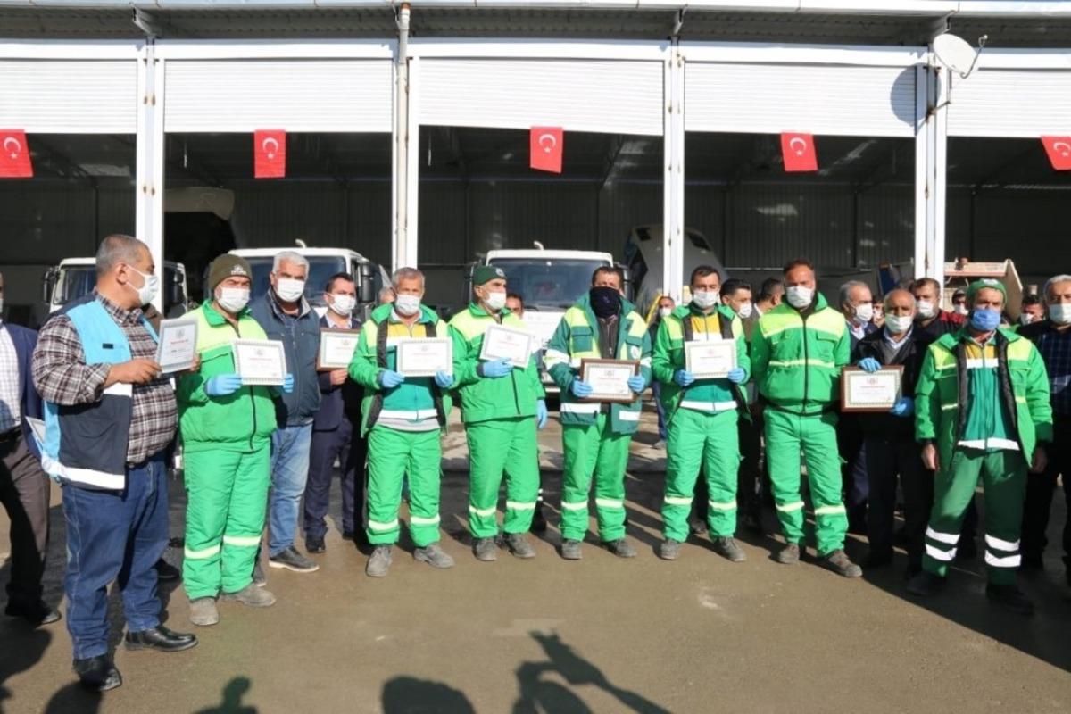 Temizlik personellerine teşekk&uuml;r belgesi