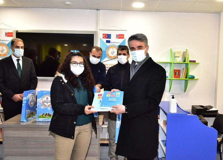 Malatya’da tablet dağıtımına başlandı G2