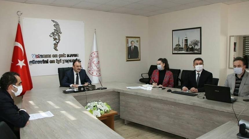 &Ccedil;andıroğlu &ouml;ğretmenlerin sıkıntılarını dinledi