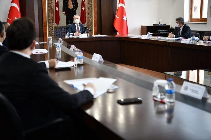 Isparta Valisi Seymenoğlu’ndan kaymakamlara ‘soğukta sokakta kimse kalmayacak’ talimatı G3