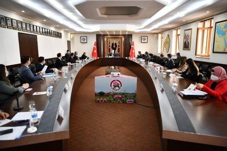 Isparta Valisi Seymenoğlu’ndan kaymakamlara ‘soğukta sokakta kimse kalmayacak’ talimatı G5