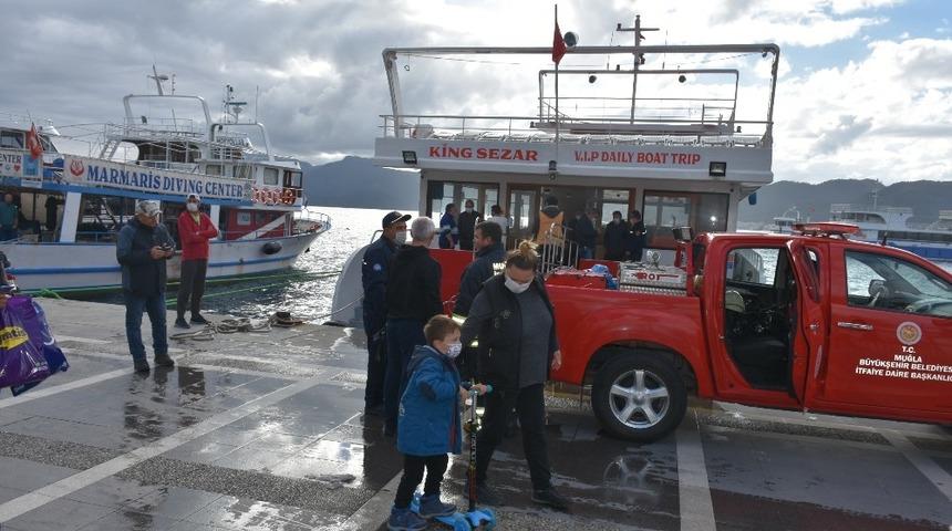 Gezi teknesindeki yangın büyümeden söndürüldü