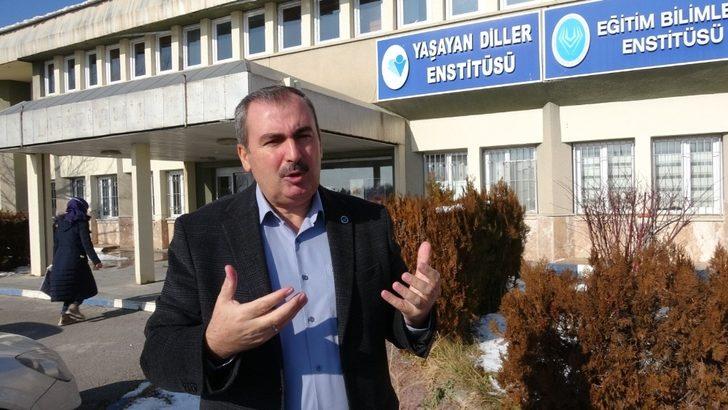 Van YYÜ’ de Kurdiyat Sempozyumu G2