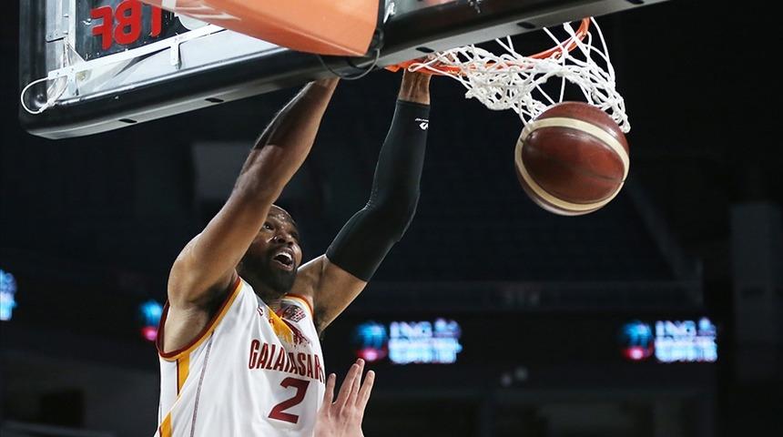 Galatasaray Alex Tyus'ın Real Madrid'e transfer olduğunu a&ccedil;ıkladı