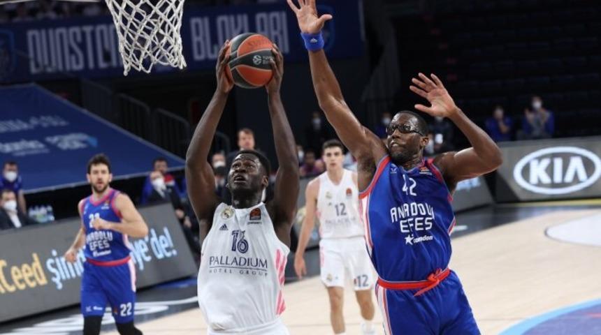 Anadolu Efes: 65 - Real Madrid: 73 (Maç sonucu)