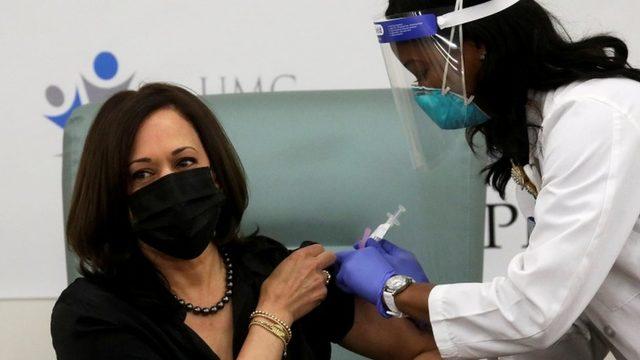 Seçilmiş Başkan Yardımcısı Kamala Harris, Moderna aşısından oldu.