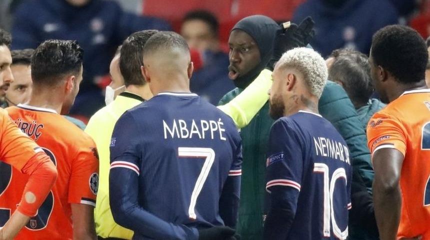 PSG-Başakşehir ma&ccedil;ında ne oldu, yarıda kalan ma&ccedil;ta takımlar neden sahayı terk etti?