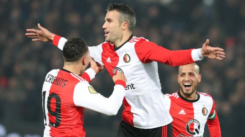 Robin van Persie: Manchester United'da kalmak istiyordum
