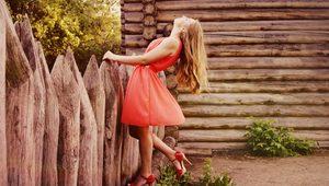 Rüyada kırmızı elbise görmek ne anlama gelir? Rüyada puantiyeli, uzun kırmızı elbise giymek ne demek?