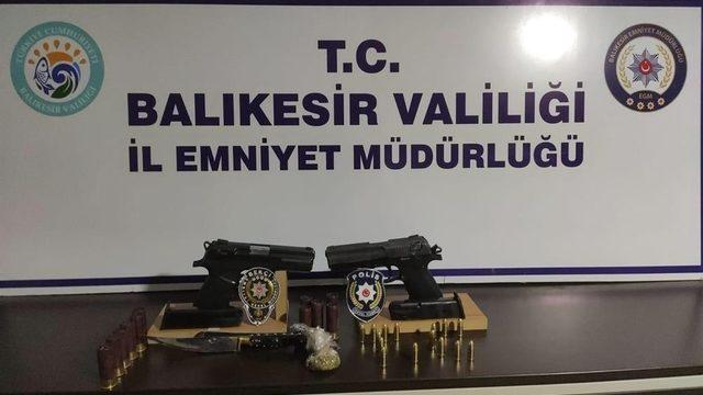 Balıkesir’de polis 23 aranan şahsı yakaladı