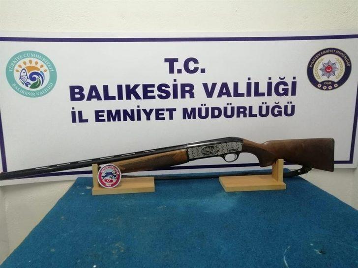 Balıkesir’de polis 23 aranan şahsı yakaladı G3