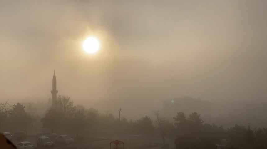 Elazığ&rsquo;da sis etkili oldu
