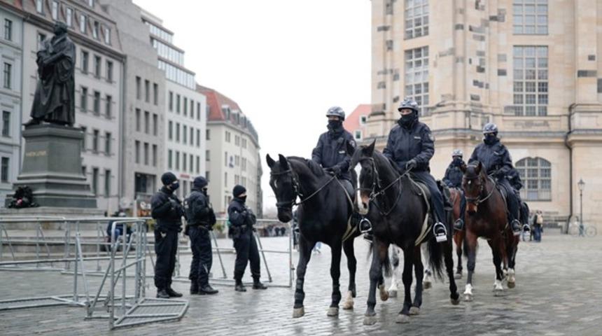 'Covid-19 inkarcıları terör tehlikesi oluşturuyor'