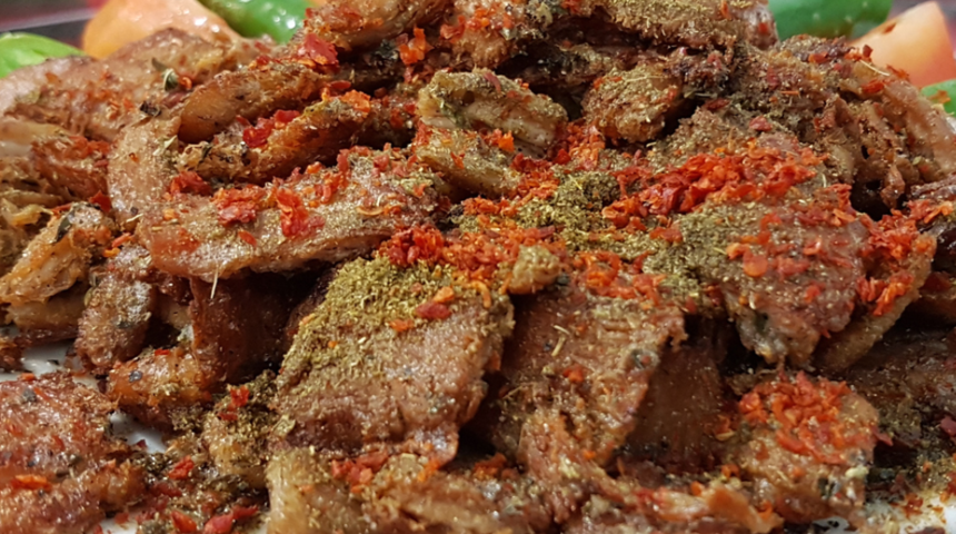 Ustalarına taş çıkartacaksınız! Evde kolay kokoreç nasıl yapılır? 