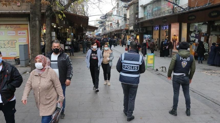 Tedbirleri ihlal eden 565 kişiye para cezası, 100 kişiye ikaz