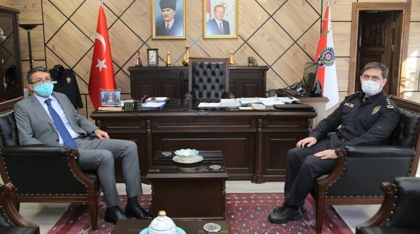 Vali &Ccedil;elik, M&uuml;d&uuml;r Necmettin Ko&ccedil;&rsquo;tan yılbaşı tedbir ve &ccedil;alışmaları hakkında bilgiler aldı