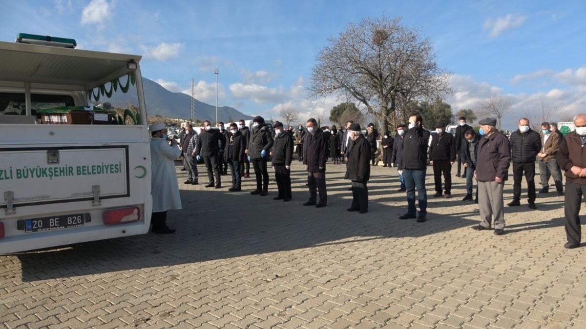 Annesinin ardından korona vir&uuml;se yenilen Doktor toprağa verildi