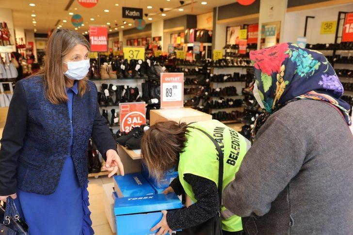 Hayırsever çiftten ihtiyaç sahiplerine yardım G3