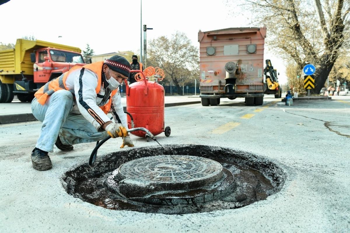 B&uuml;y&uuml;kşehir harekete ge&ccedil;ti, 9 bin baca kapağı yol seviyesine getiriliyor