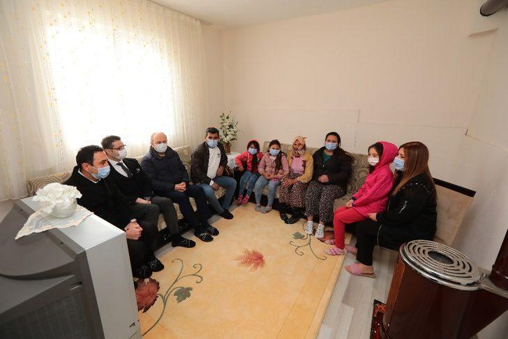 Evi kül olan ailenin yardımına ilk onlar koştu G1